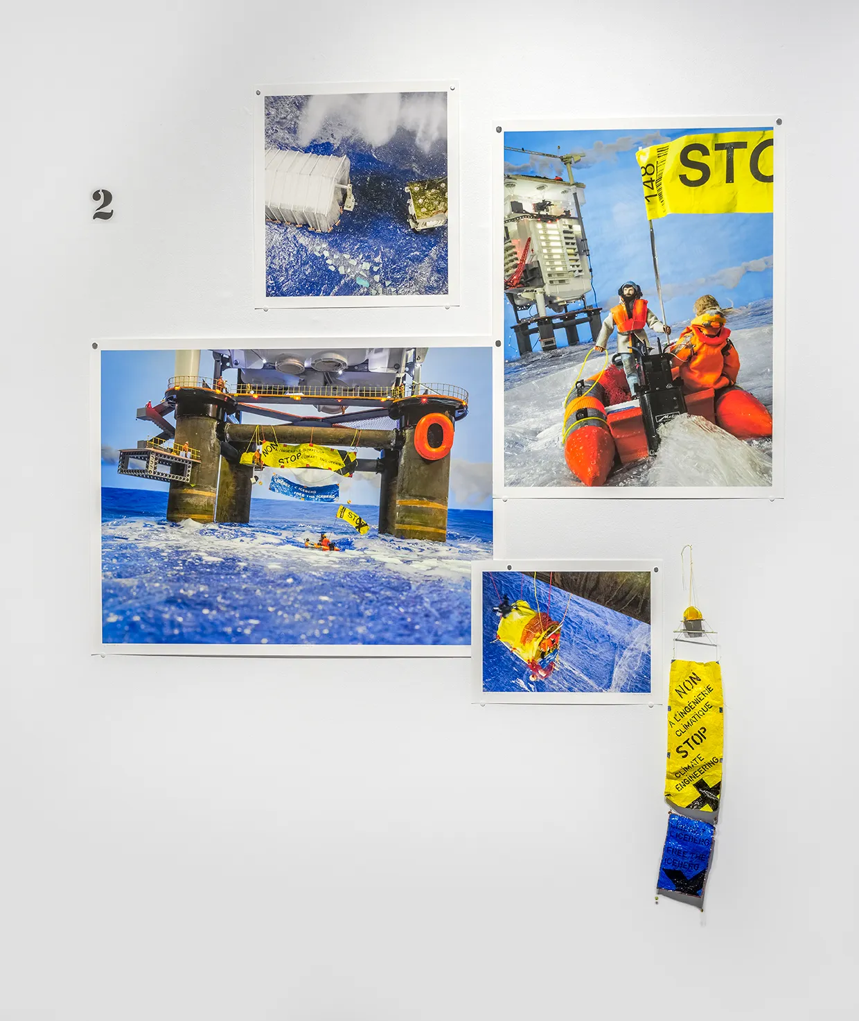 Daniel Corbeil, La fin des icebergs, détail : montage mural no 2 (2022), impression au jet d’encre sur papier coton