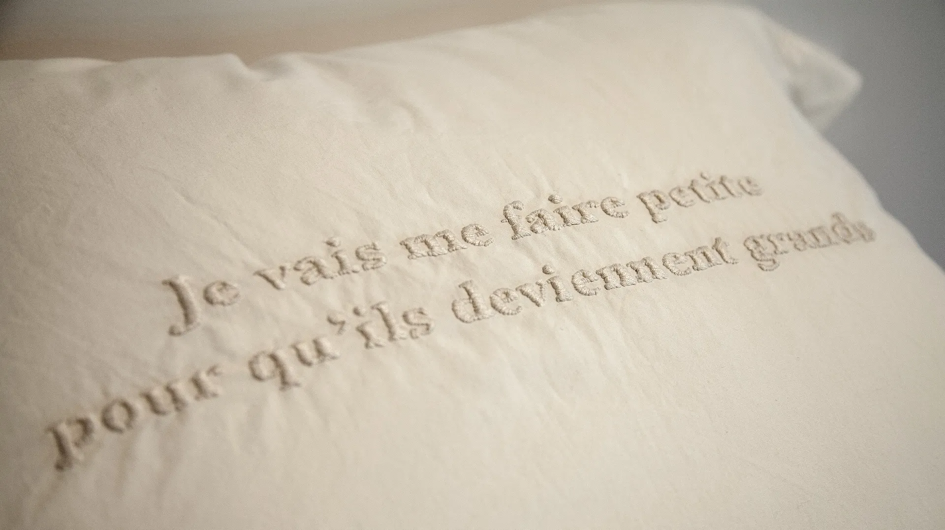 Estela López Solís, Textile art, Performance, Sound art, Intimacy, Fears, Judgement, Vulnerability, Other