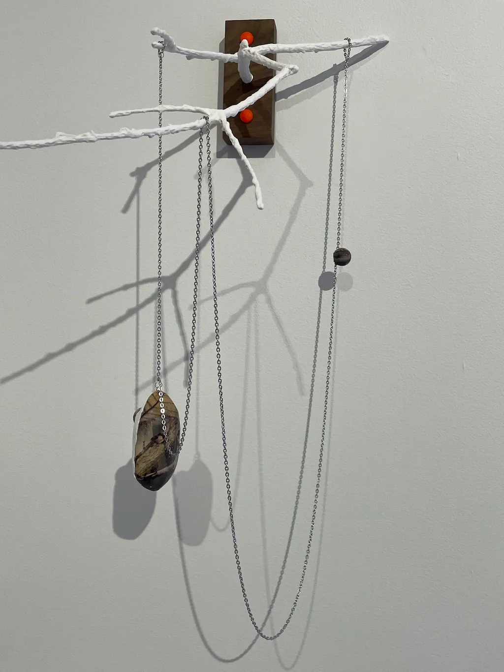 Magali Hébert Huot, Trame-Hatch, 2024. Installation Galerie des arts visuels, Université Laval