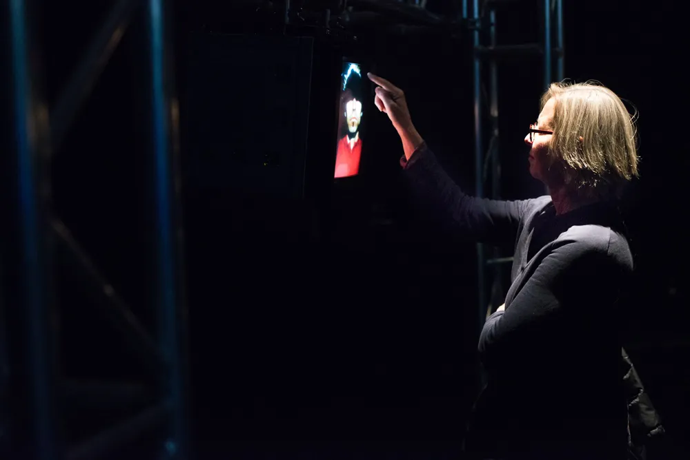 Jean Dubois, Technology, Touchscreen, Personal relationships
