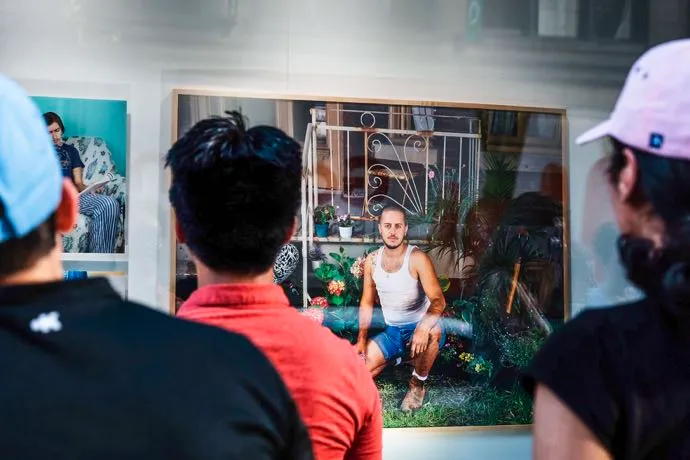 JJ Levine, LGBTQ+, Queer, Everyday life, Family life, Staging, Empowerment
